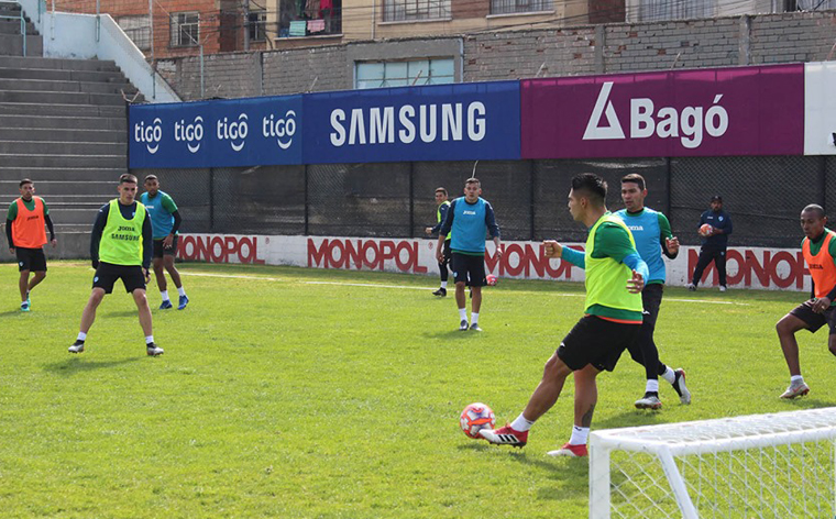 A puerta cerrada Bolívar busca su equipo