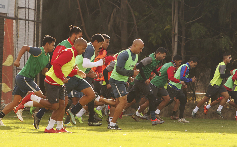 Ahora trabajan a boca cerrada