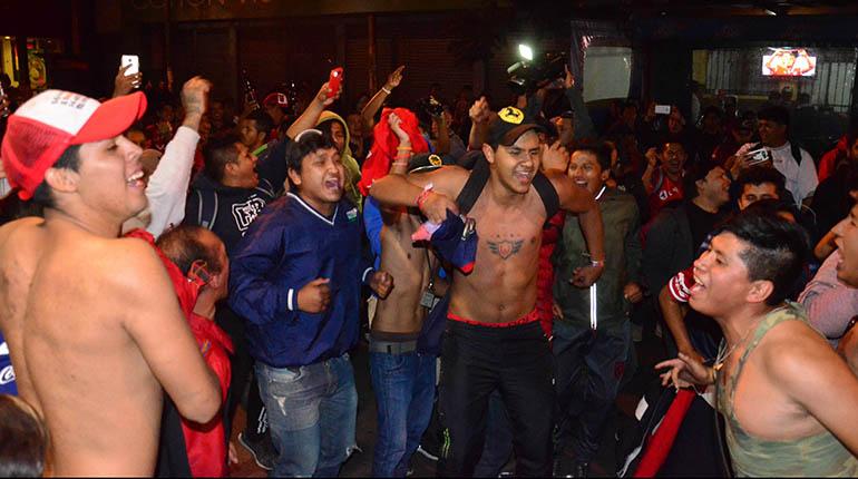 Algarabía total en los hinchas