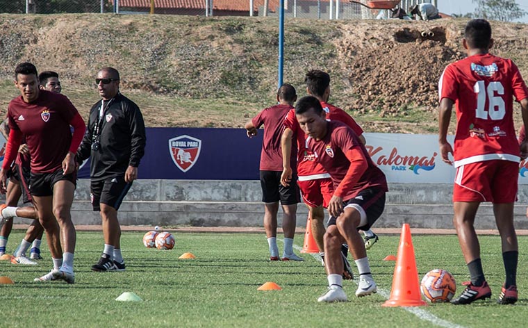 Arde Royal Pari, los jugadores están molestos