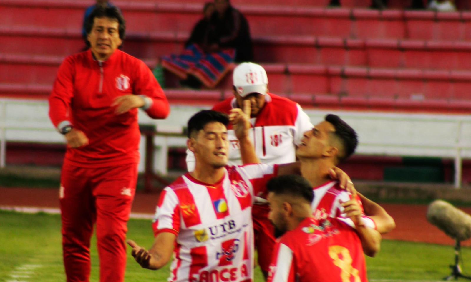 Bolívar no puede sumar unidades 