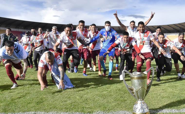 Campeón con 51 puntos 
