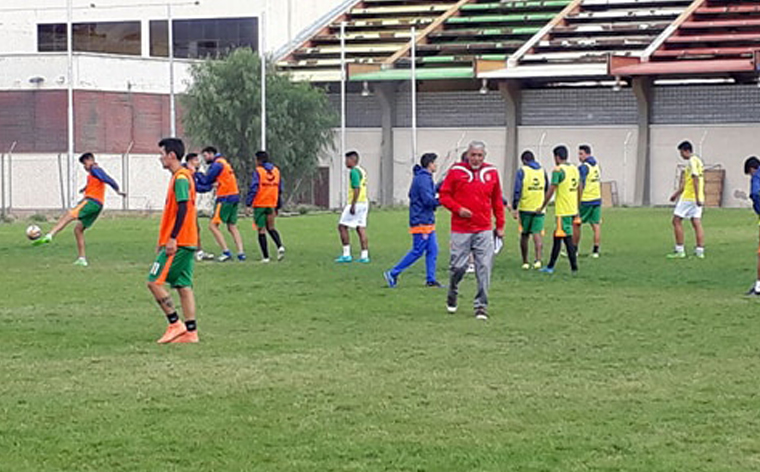 Universitario viene animado