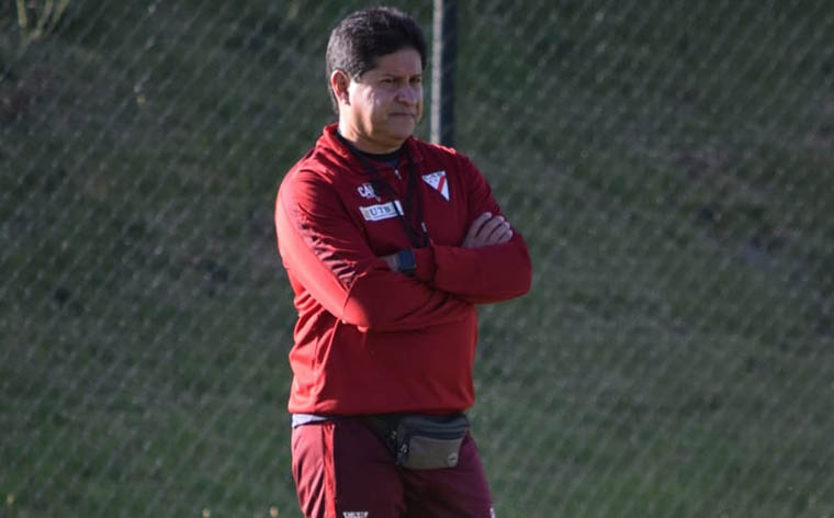 Corazón y cabeza pide Villegas