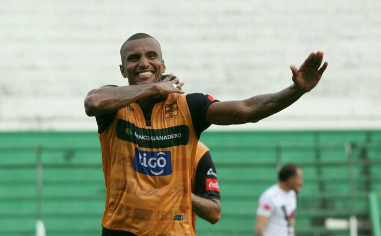 Destroyers recibe a San José