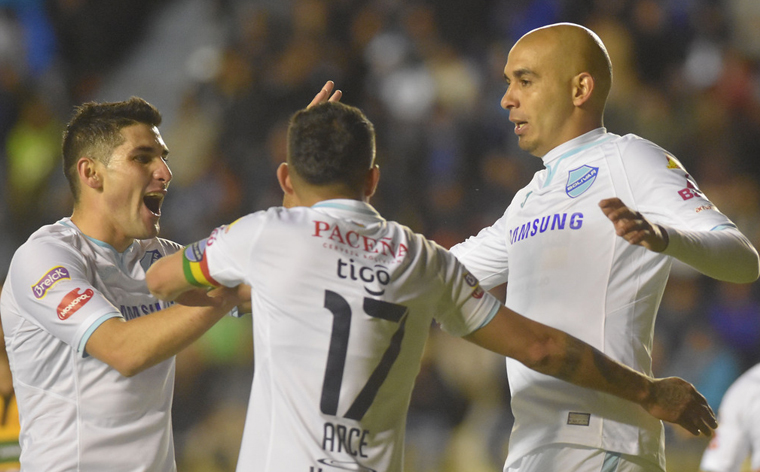 El celeste apunta a Cochabamba