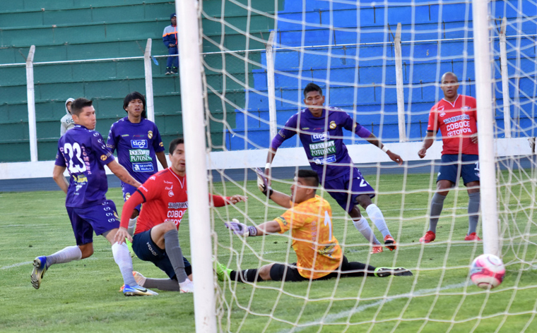 El nuevo Real Potosí debuta ante Wilster