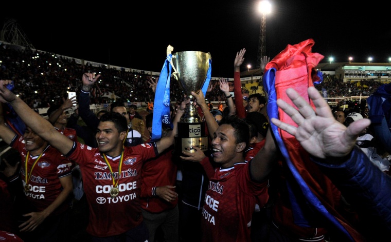 El Rojo alzó la copa