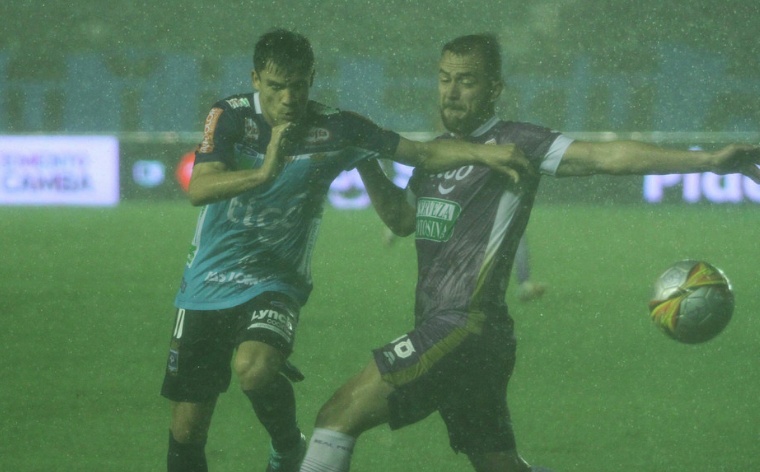 Empate en el diluvio