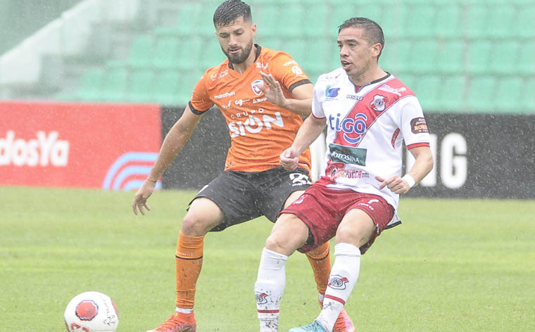Empate en Santa Cruz 