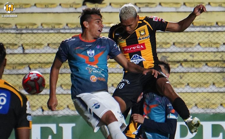 Este goleador luce