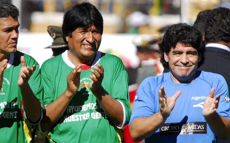 Evo saluda a Maradona