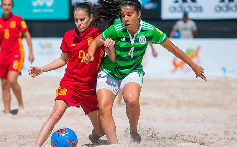 Fútbol playa en el Beni