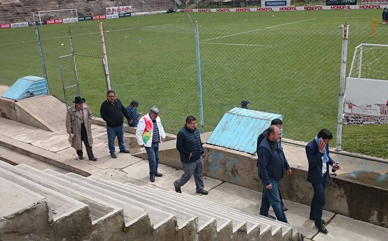 La cancha no esta bien