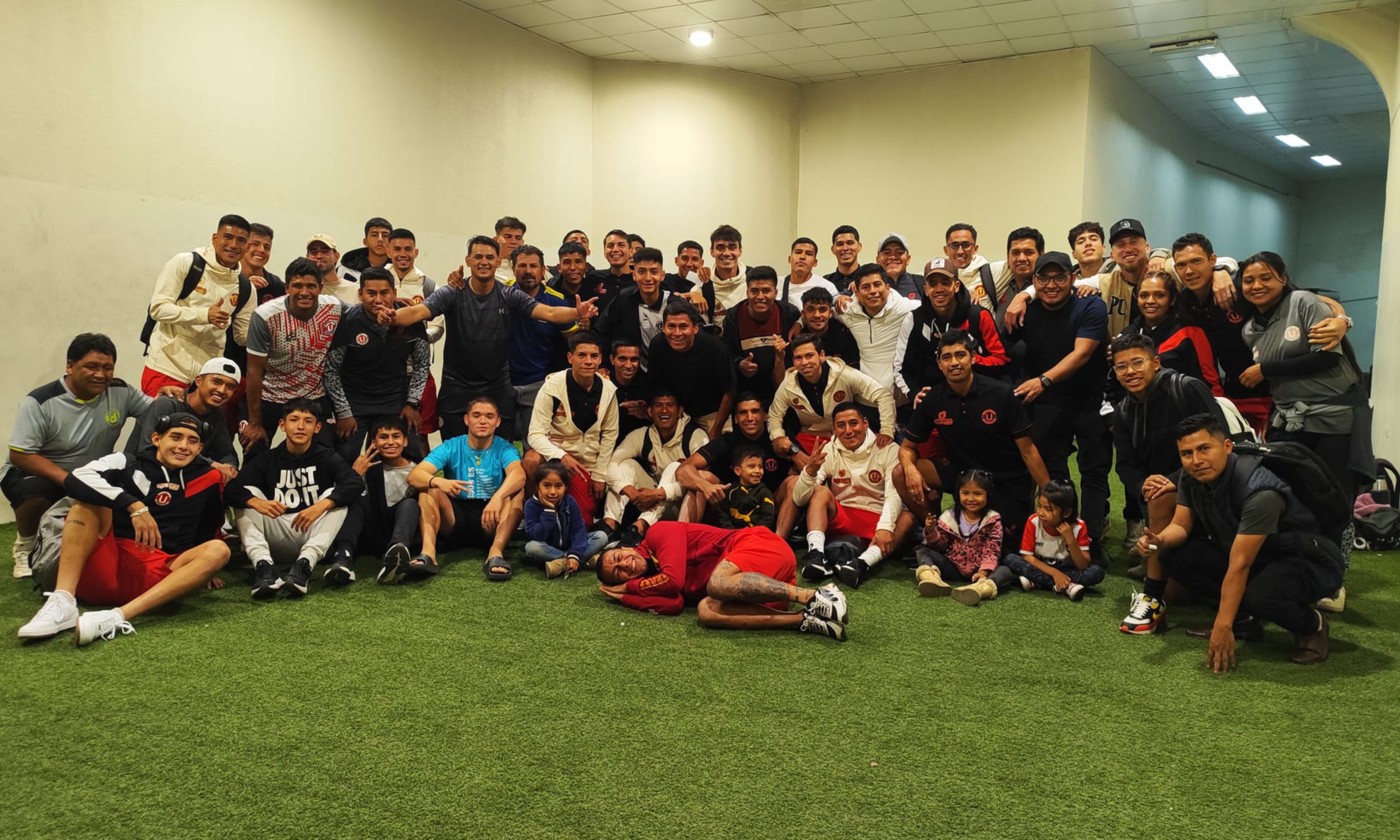 La U de Vinto frenó a Aurora