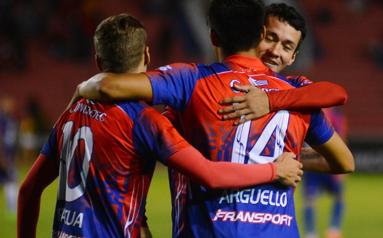 La U espera