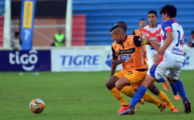 La U no tiene opción al tropiezo