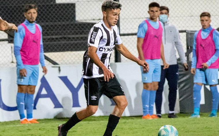 Montevideo Wanderers Vs. Bolívar