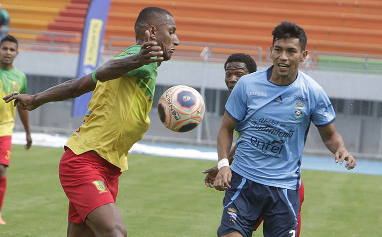 Municipal Vinto sigue ganando de local