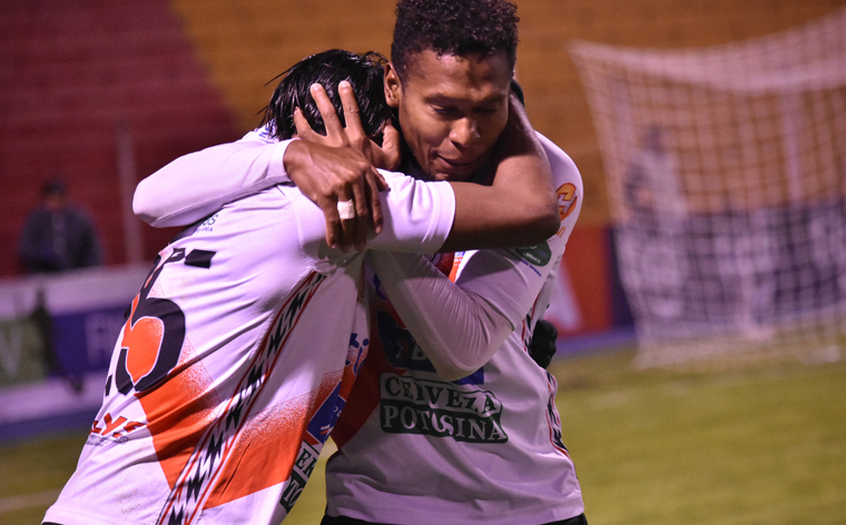 Nacional empieza a mirar a Blooming
