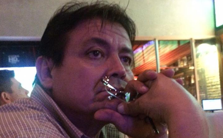 Omar Dorado decide
