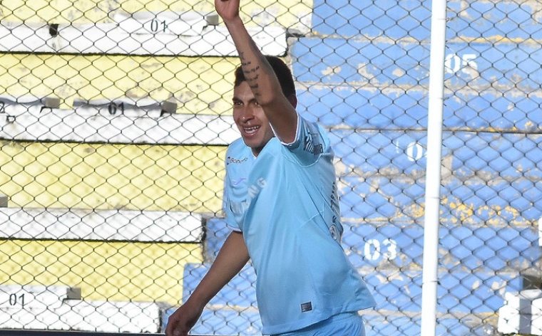 Orellana suma minutos