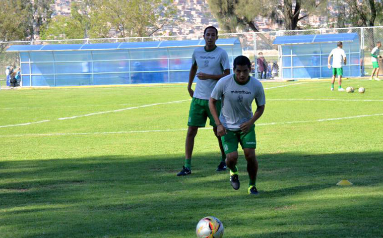 Oriente Petrolero viajó por el milagro