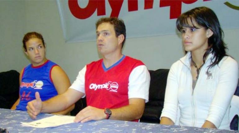 Pavisic candidato a la Federación de Voley