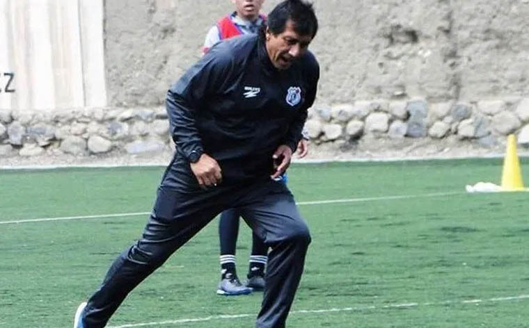  Peña demanda a Nacional Potosí