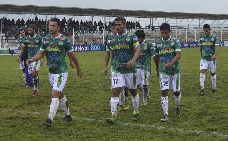 Petrolero espera por Bolívar
