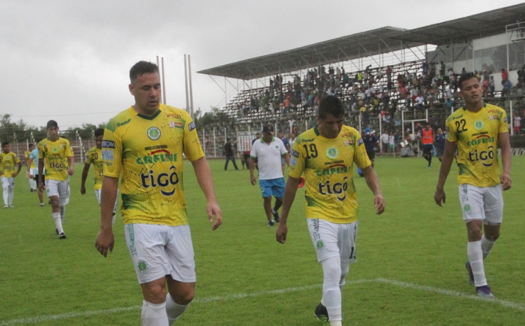 Petrolero se aplazó