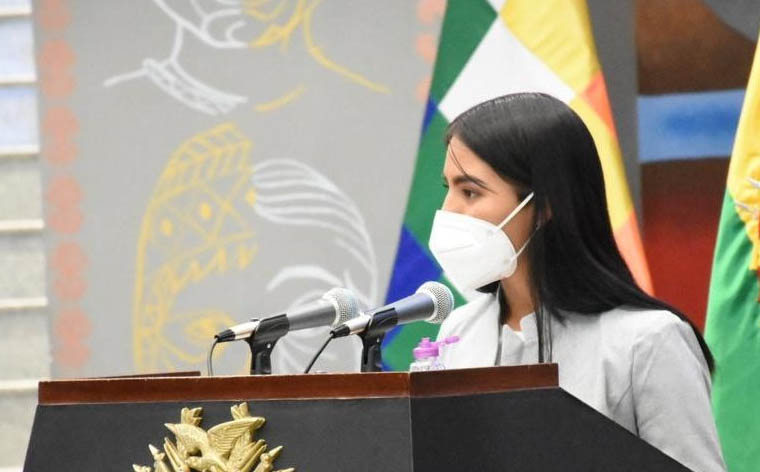 Piden la renuncia de Veizaga 