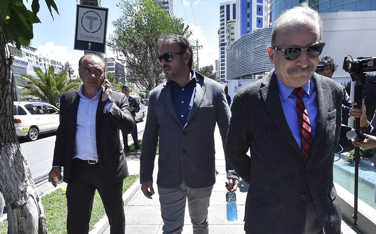 Piden por la presidenta