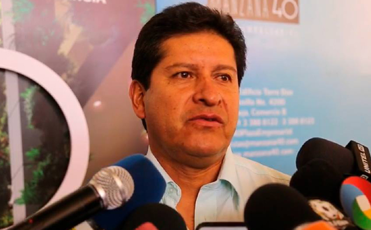 Plata de por medio