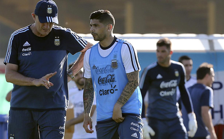 Pratto y Messi adelante