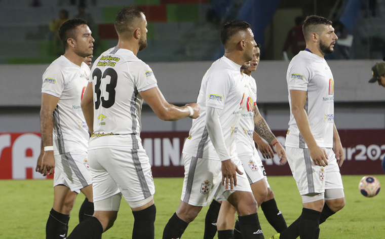 Real Santa Cruz también se prepara