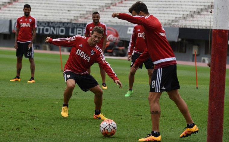 River viene mal desde Japón