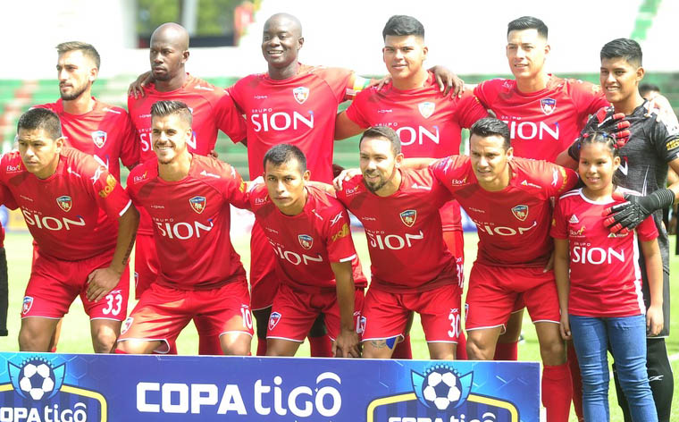 Royal Pari va por la punta