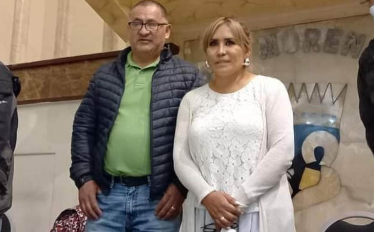 San José con las manos atadas