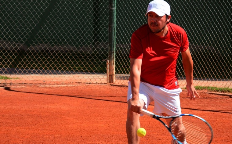 Santa Cruz domina en tenis