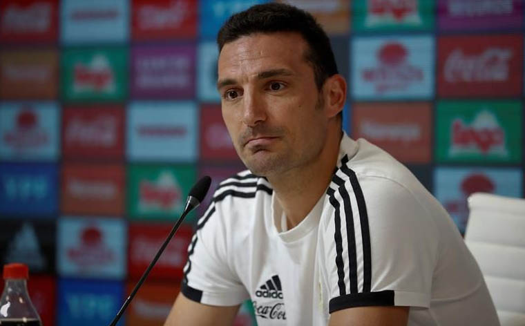 Scaloni resaltó el trabajo de Martins