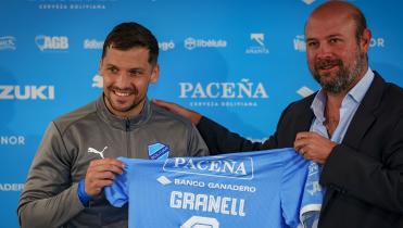 Alex Granell fue presentado esta mañana en Bolívar 