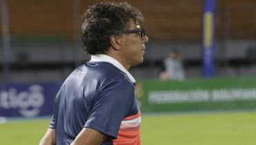 Andrada lamenta la partida de Maradona