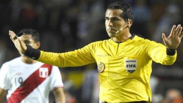 Árbitros para la primera