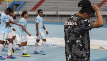 Aurora con muchas bajas