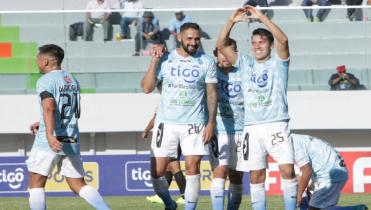 Aurora escapó al descenso