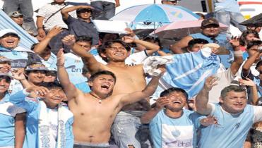  Aurora espera que la conducta de los hinchas mejore