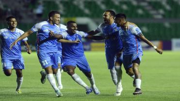  Blooming se acomodó como líder