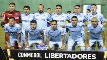 Bolívar con equipo de Copa