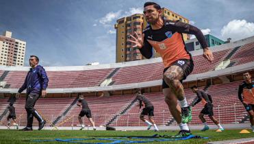 Bolívar entrenó en el Siles 